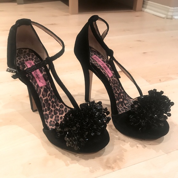 *Like New* Betsey Johnson Black Velvet Sandals - Picture 2 of 5